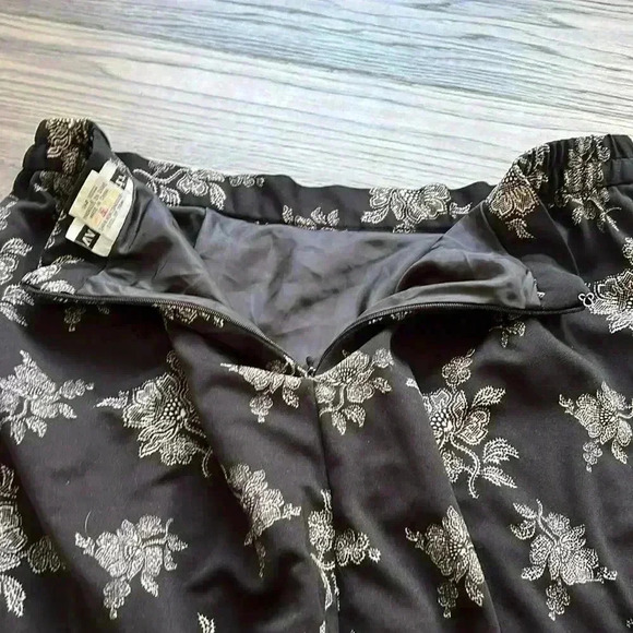 𝅺vanity  Fair | Vintage black floral maxi skirt - Picture 10 of 10